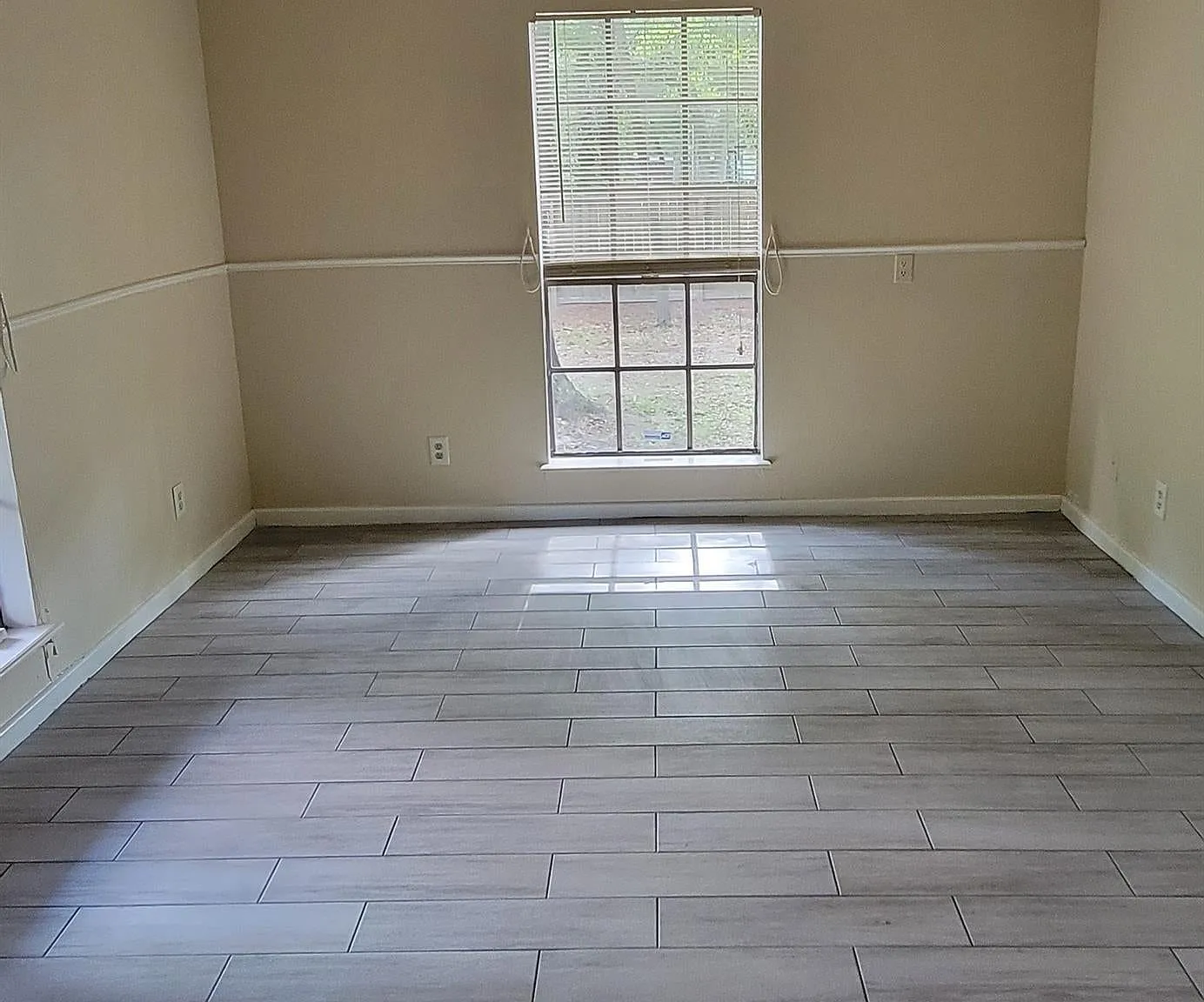 2 bed, 1200 sqft, $1,400 — Photo 4