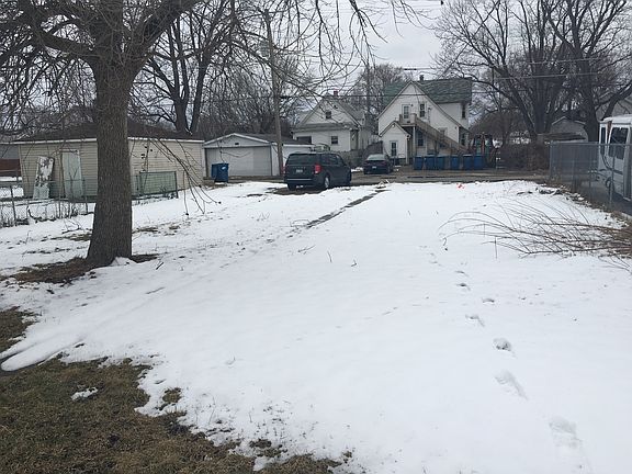 4th image of 943 S Schuyler Ave