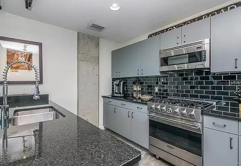 101 S 12th St #410 — Photo 3