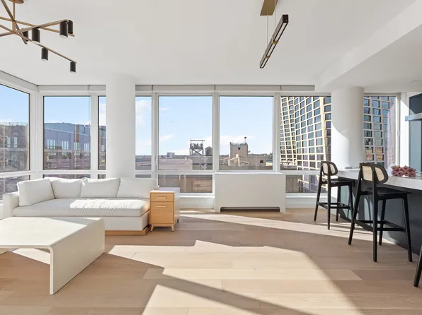 450 West 17th Street image 5 of 26