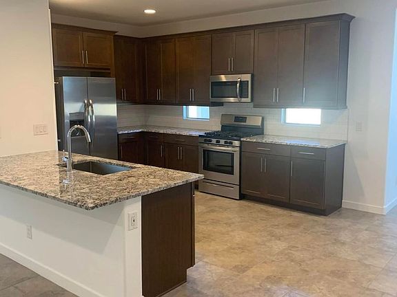 3rd image of 18756 W Canterbury Dr