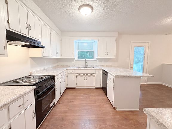 2nd image of 166 Kirby Dr