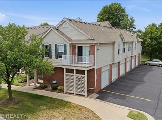 44075 Elm Dr, Sterling Heights, MI 48313