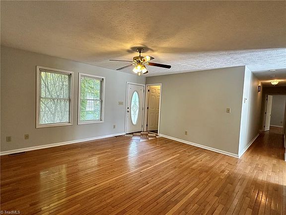 5th image of 5279 Tornado Cir