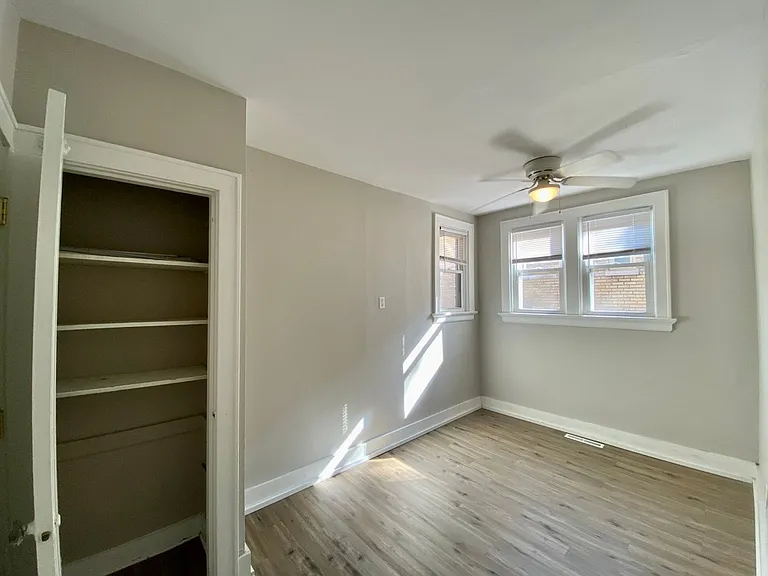 1029 Dana Apts — Photo 20