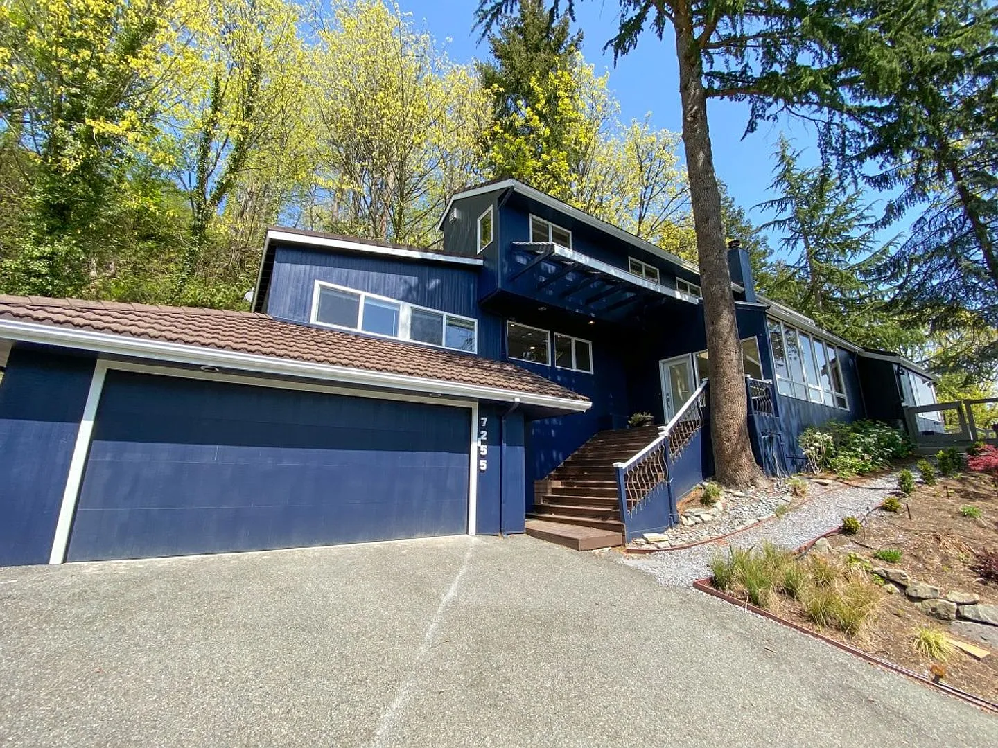 4Bd/4Ba Mercer Island Home — Photo 1