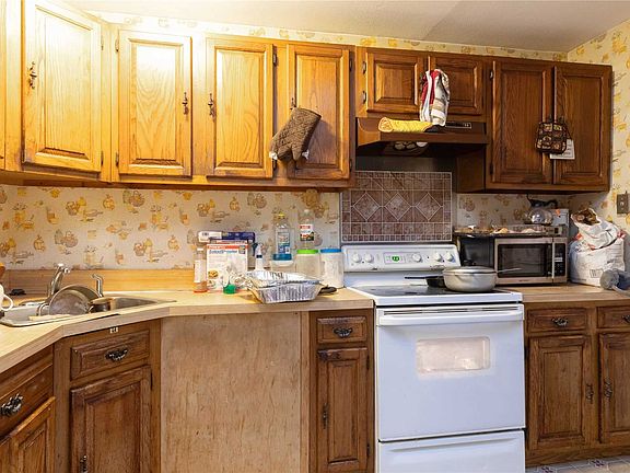 4th image of 145 Cypress Dr