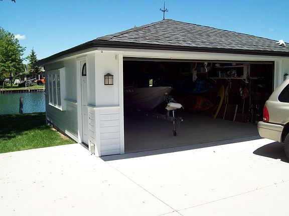 2 car garage w/2 entry doors