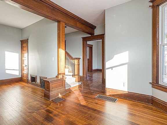 4th image of 1226 Arlington Ave