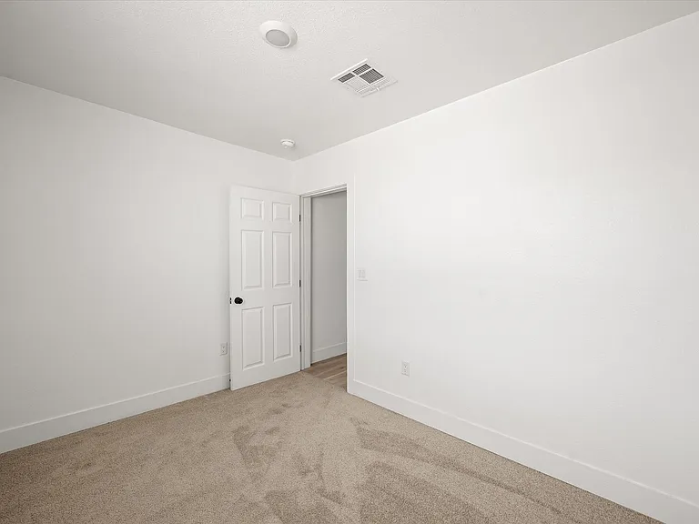 623 N 10th St — Photo 53