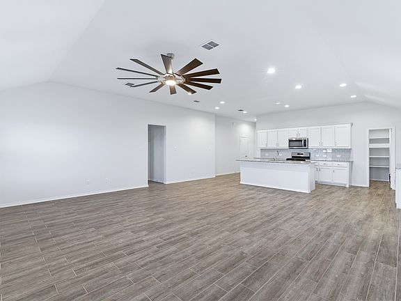 2nd image of 748 Ruellia St