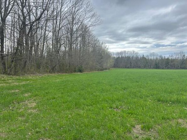 28 Vulner Road, Dover-Foxcroft, ME 04426