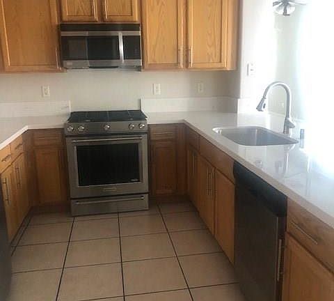 3rd image of 4652 San Severo St