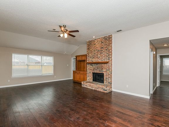 4th image of 5133 Eastcreek Dr
