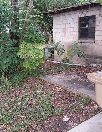 4th image of 945 Emerald Dr