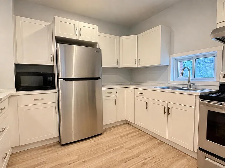 567 Campbell Ave #MAIN — Photo 4
