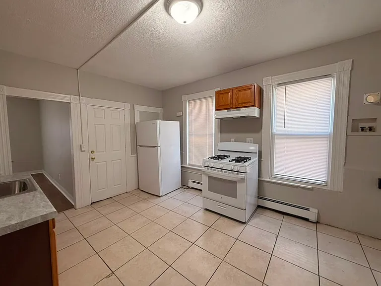 38 Daggett St #1A — Photo 5