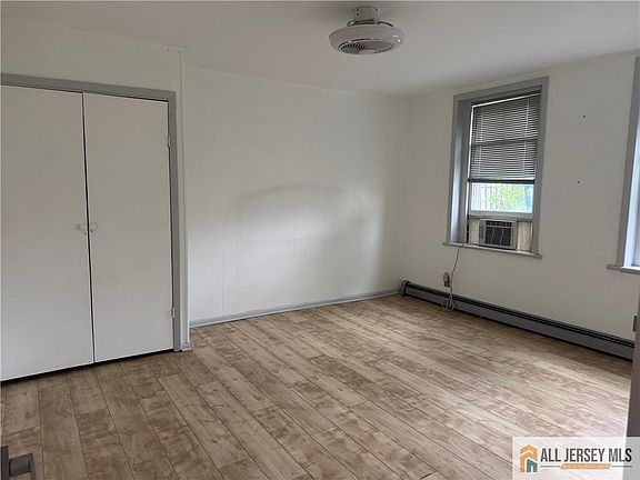 5th image of 64 Whitehead Ave Unit 3