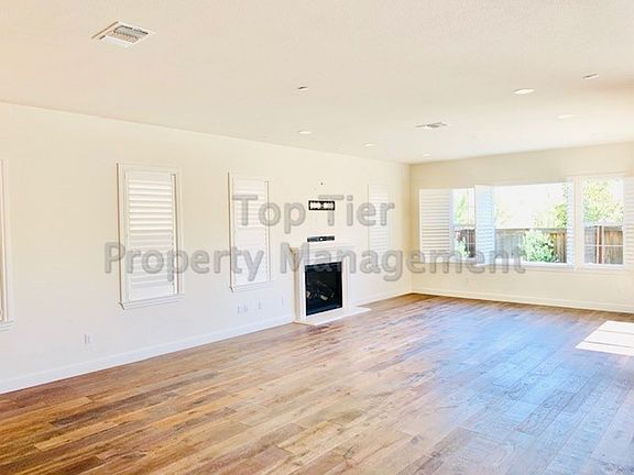 5th image of 3032 Gritstone St
