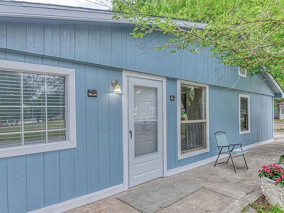 4th image of 748 SE 38th St