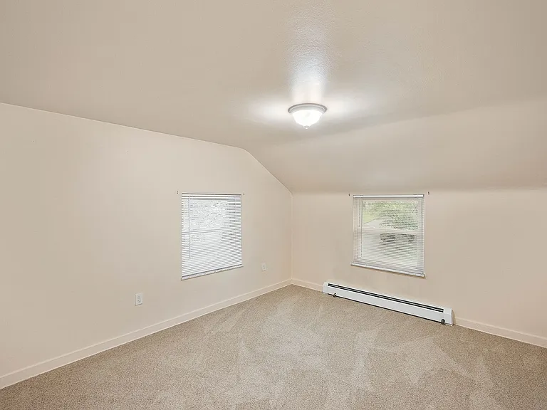610 Brown Ave — Photo 6