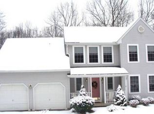 27 Taft Ln, Enfield, CT 06082