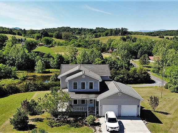 5th image of 303 Oak Hammock Ln