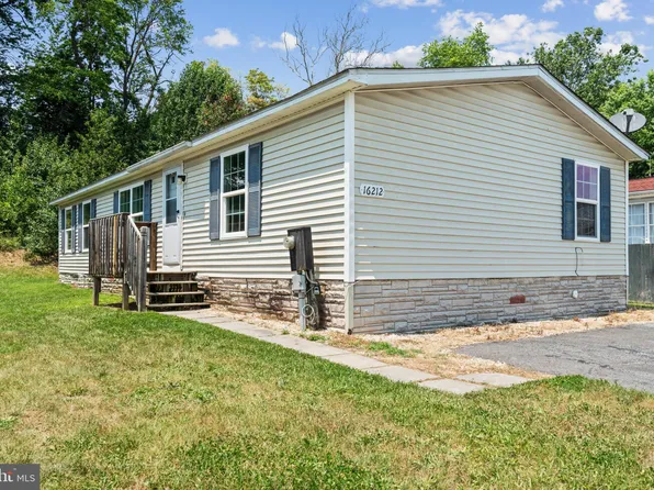 16212 McGregor Dr, Hagerstown, MD 21740