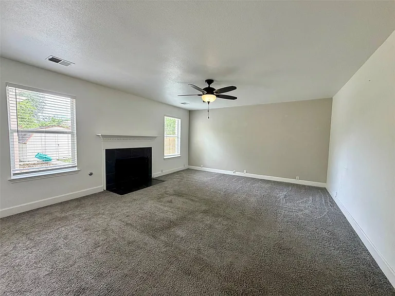 804 Tapestry Cv — Photo 13
