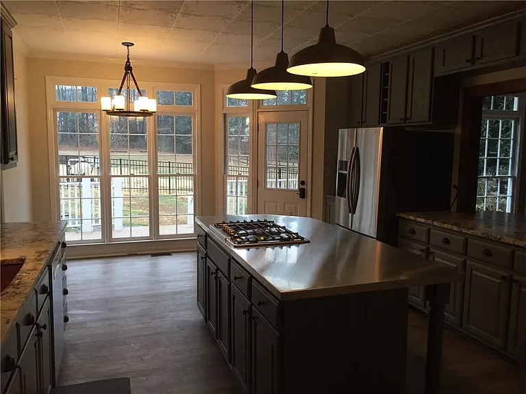 7070 Derby Ct — Photo 12