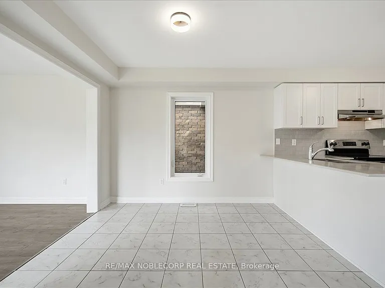 226 Bruce Cameron Dr — Photo 21