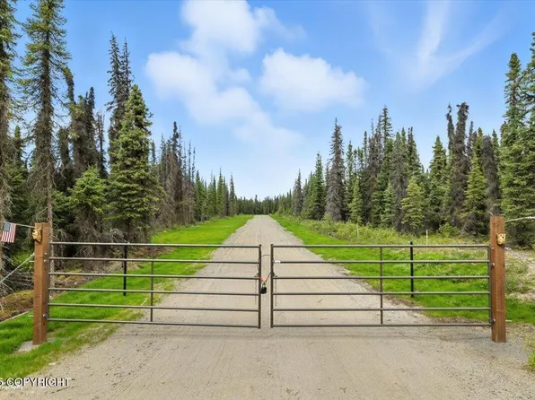 L3 Glacier Ave E, Sterling, AK 99672