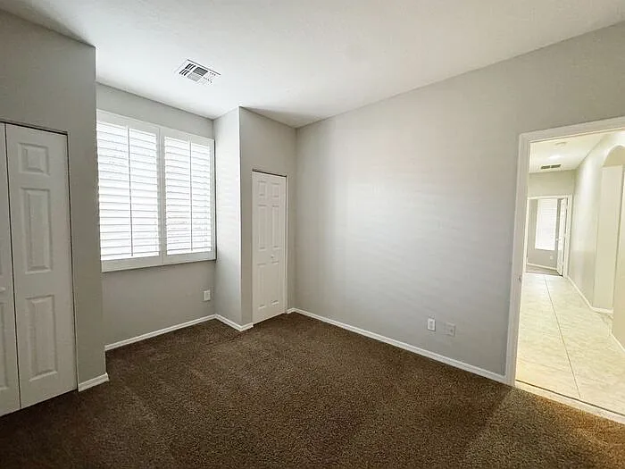 2421 W Ellis St — Photo 24