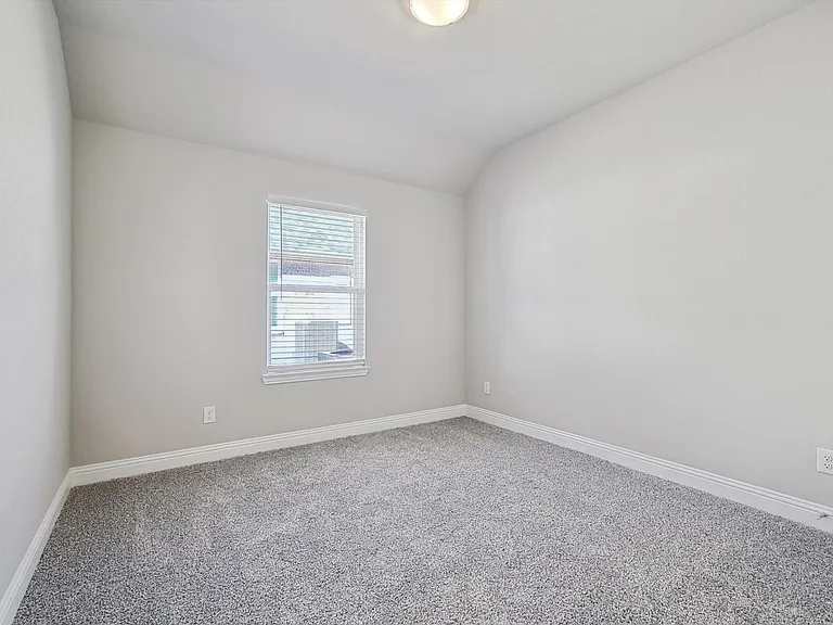 405 Portina Dr — Photo 13