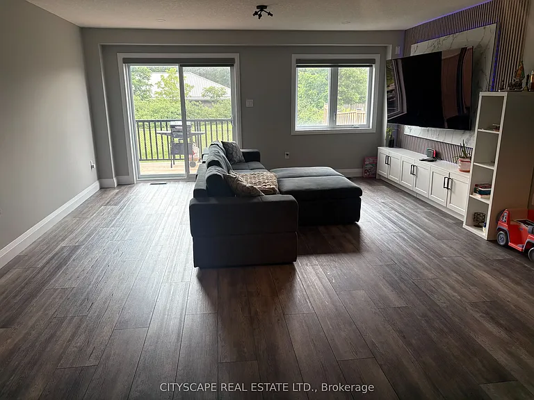 117 Stephenson Way — Photo 10