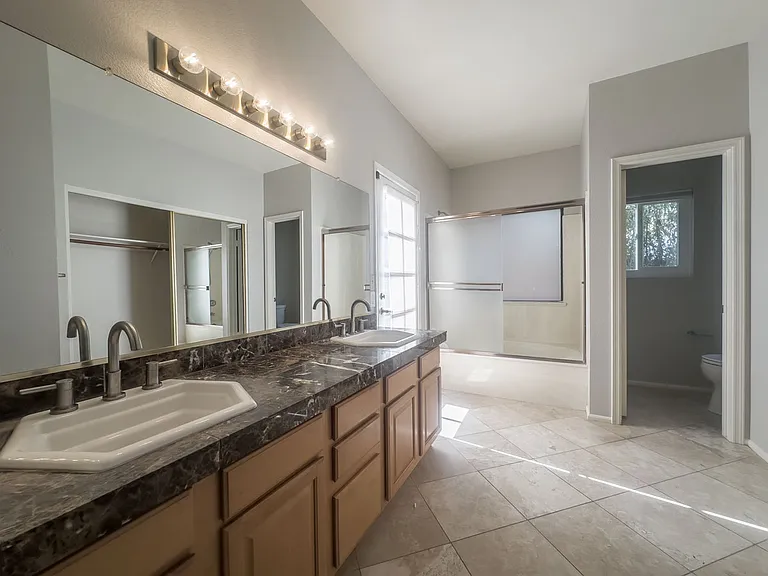 152 W La Vieve Ln — Photo 15