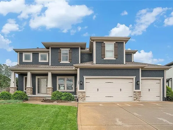 209 SE Waterwheel Ln, Lees Summit, MO 64063