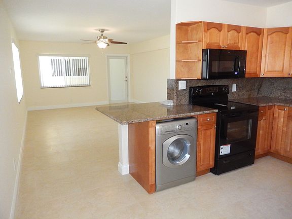3rd image of 4552 Bougainvilla Dr APT 32