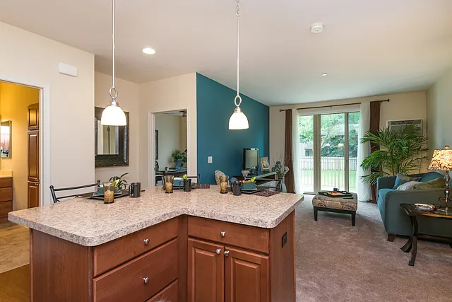 Parkwood Pointe Apartments — Photo 16