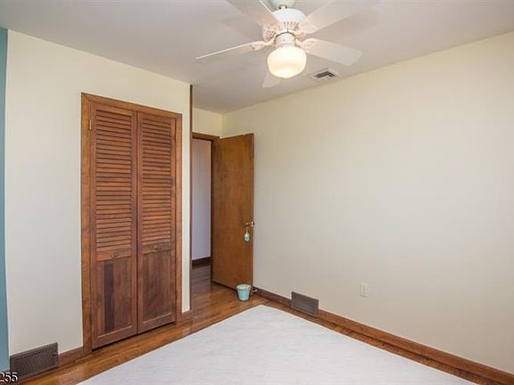 3rd image of 516 Bay View Dr