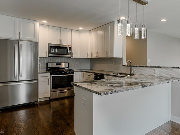 4th image of 8951 Forest Ln