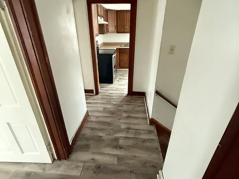 126 Benton St N #1/2 — Photo 2