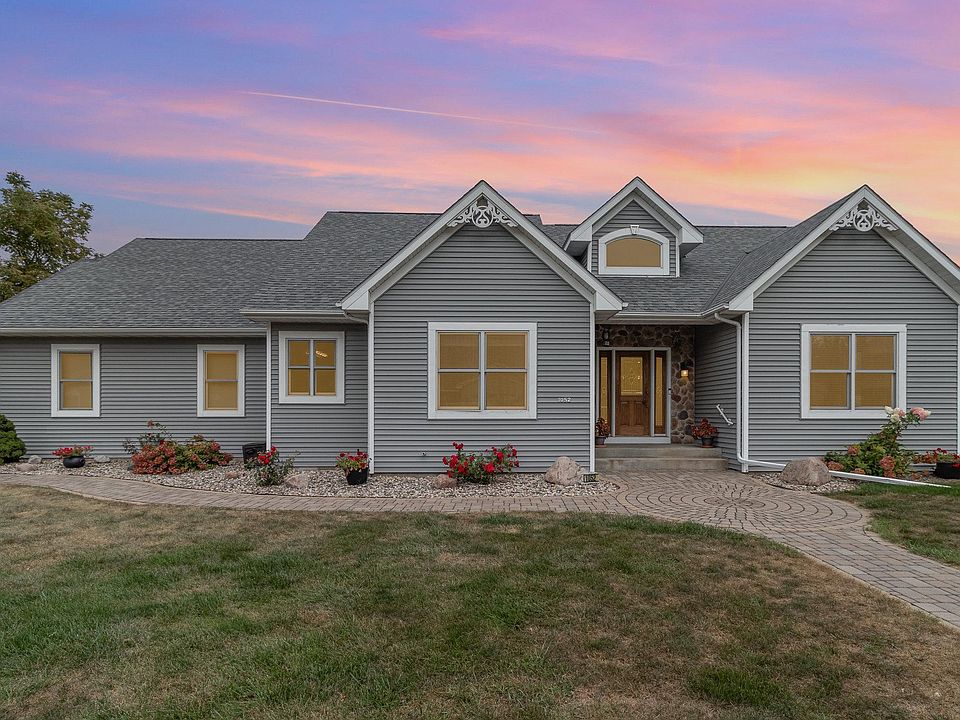 1st image of 1052 Creekview Ln