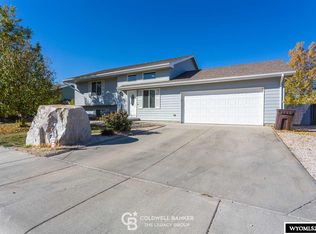 648 River Rock Trl, Evansville, WY 82636
