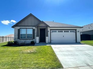 8121 Ballard Loop, West Richland, WA 99353