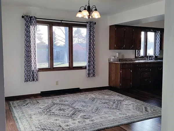 2 bed, 1.5 bath, 1100 sqft, $1,500 — Photo 4