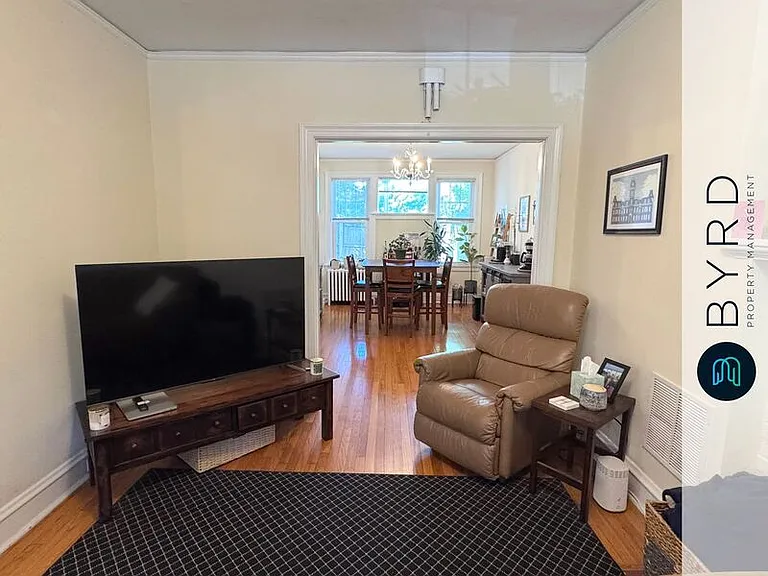 3427 Ellwood Ave — Photo 8