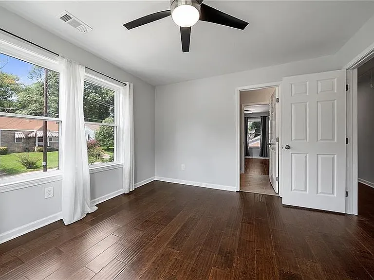 146 Clay St SE — Photo 20