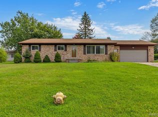 1240 Carter Dr, Flint, MI 48532