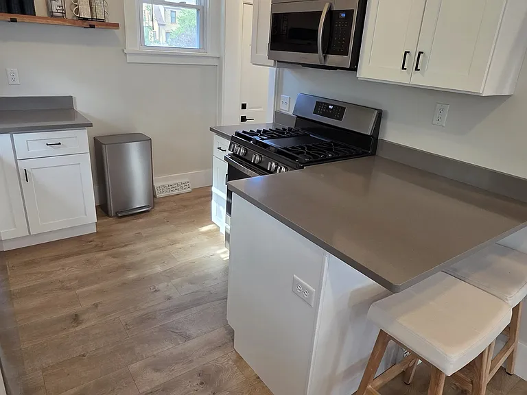 1409 E Samuel Ave — Photo 16